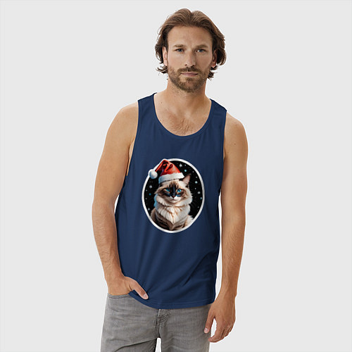 Мужская майка Кот породы Рэгдолл в новогодней шапке / Тёмно-синий – фото 3