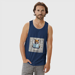 Майка мужская хлопок Кот программист за ноутбуком, цвет: тёмно-синий — фото 2