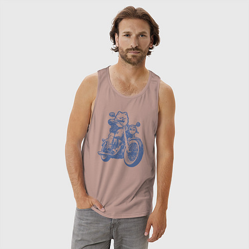 Мужская майка Шпиц байкер на мотоцикле на чоппере померанец / Пыльно-розовый – фото 3