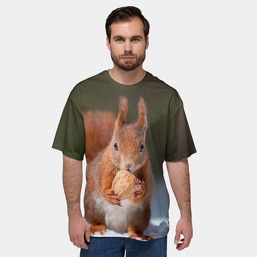 Мужская футболка оверсайз Белка с орехом на снегу / 3D-принт – фото 3
