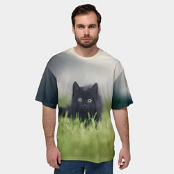 Футболка оверсайз мужская Черный кот на лугу, цвет: 3D-принт — фото 2