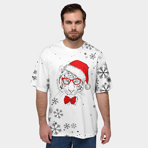 Мужская футболка оверсайз Новогодний тигр летящие снежинки / 3D-принт – фото 3