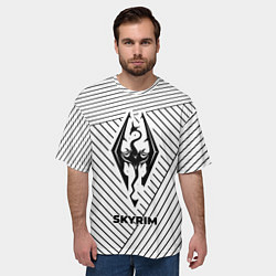 Футболка оверсайз мужская Символ Skyrim на светлом фоне с полосами, цвет: 3D-принт — фото 2
