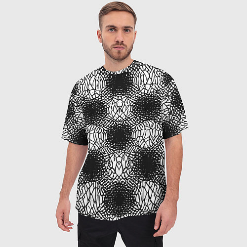 Мужская футболка оверсайз Симметричная черно-белая паутина / 3D-принт – фото 3