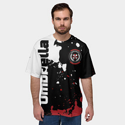 Футболка оверсайз мужская Umbrella Security на спортивном красно бело чёрном, цвет: 3D-принт — фото 2