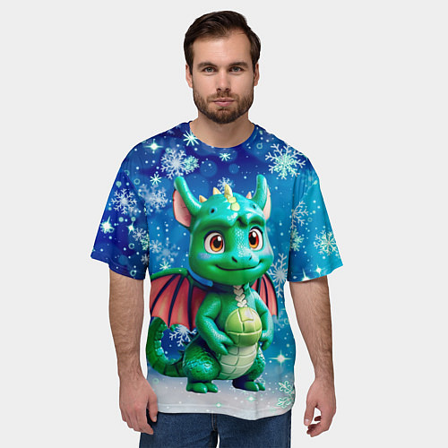 Мужская футболка оверсайз Маленький дракончик в снежинках / 3D-принт – фото 3