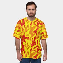 Футболка оверсайз мужская Абстракция красный рисунок на желтом фоне, цвет: 3D-принт — фото 2
