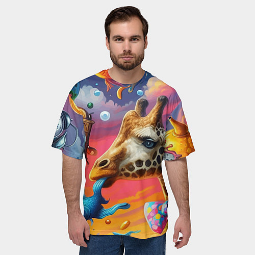 Мужская футболка оверсайз Жираф в бабочке держит во рту рыбу - сюрреализм / 3D-принт – фото 3
