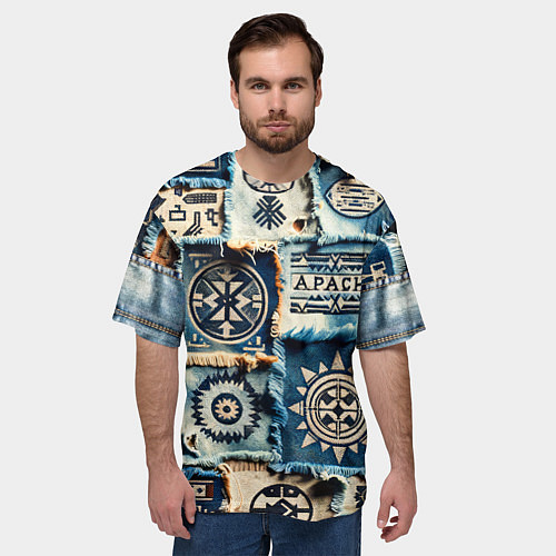 Мужская футболка оверсайз Символы Апачи на пэчворк дениме / 3D-принт – фото 3