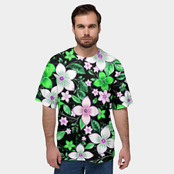 Футболка оверсайз мужская Зелёно-белые цветы на чёрном фоне, цвет: 3D-принт — фото 2