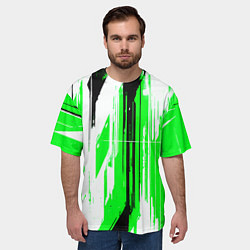 Футболка оверсайз мужская Вертикальные чёрно-белые линии на зелёном фоне, цвет: 3D-принт — фото 2