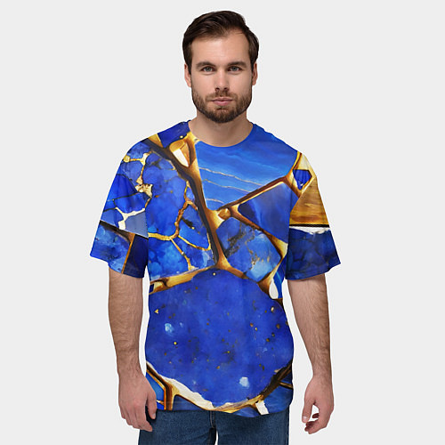 Мужская футболка оверсайз A gold mineral in a blue stone / 3D-принт – фото 3