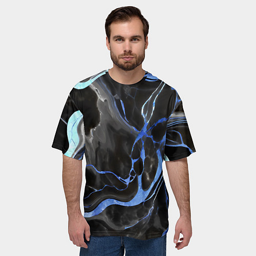 Мужская футболка оверсайз Синие флюиды на чёрном фоне / 3D-принт – фото 3