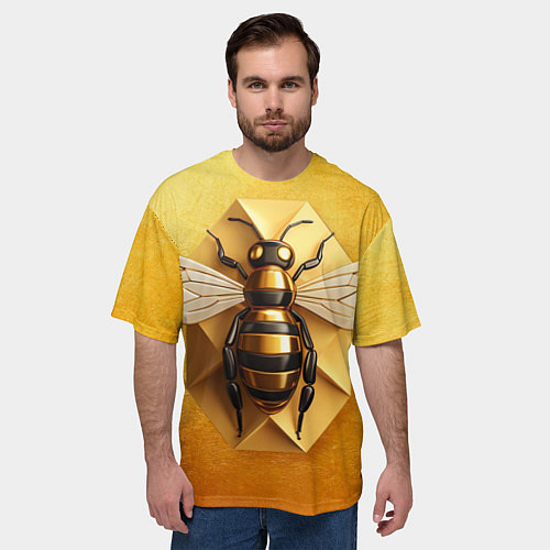 Мужская футболка оверсайз Пчела на золоте / 3D-принт – фото 3