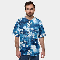 Футболка оверсайз мужская Цветы белой сакуры - паттерн на синем фоне, цвет: 3D-принт — фото 2