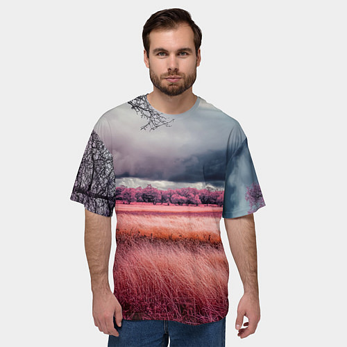 Мужская футболка оверсайз Поле и деревья пейзаж - инфракрасный стиль / 3D-принт – фото 3