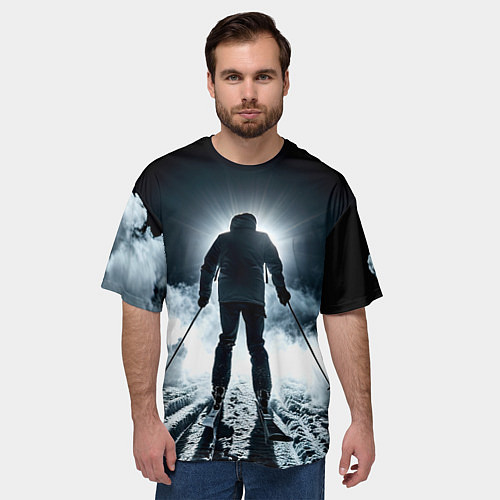 Мужская футболка оверсайз Лыжник идет в гору в ночи / 3D-принт – фото 3