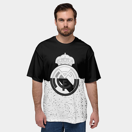 Мужская футболка оверсайз Реал Мадрид лого ночь текстура / 3D-принт – фото 3