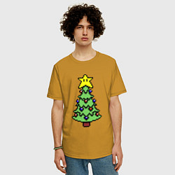 Футболка оверсайз мужская Пиксельная елка, цвет: горчичный — фото 2