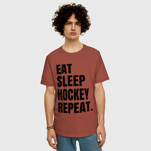 Мужская футболка оверсайз EAT SLEEP HOCKEY REPEAT / Кирпичный – фото 3