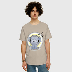 Футболка оверсайз мужская Слоненок в наушниках, цвет: миндальный — фото 2