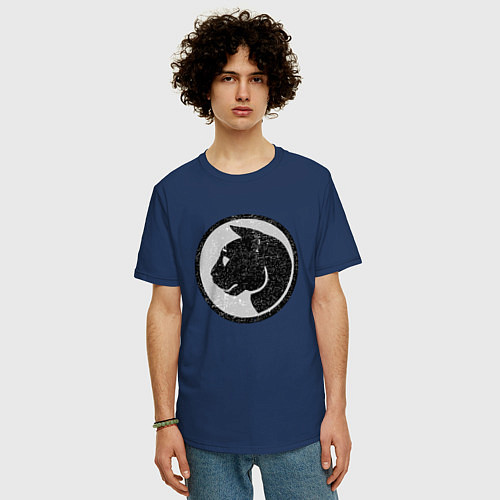 Мужская футболка оверсайз Black Cat / Тёмно-синий – фото 3