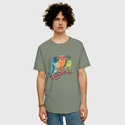Футболка оверсайз мужская Три волнистых попугая на ветке, цвет: авокадо — фото 2