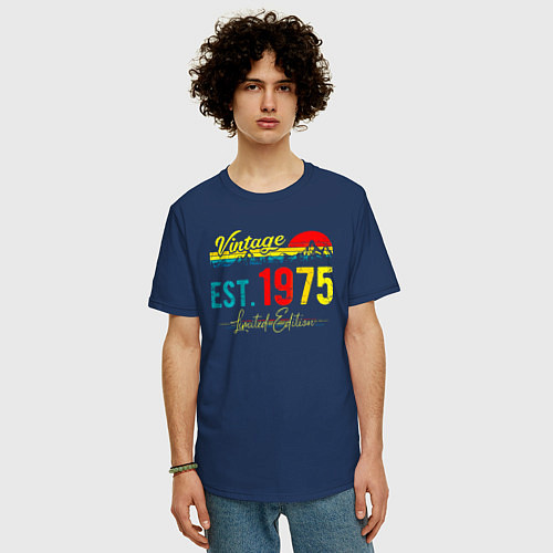 Мужская футболка оверсайз Vintage est 1975 Limited Edition / Тёмно-синий – фото 3