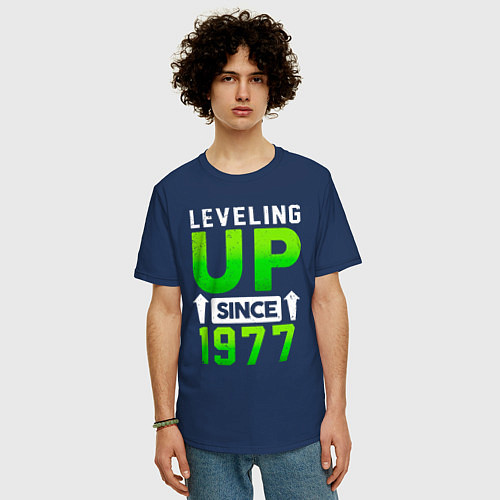 Мужская футболка оверсайз Повышение уровня с 1977 года / Тёмно-синий – фото 3