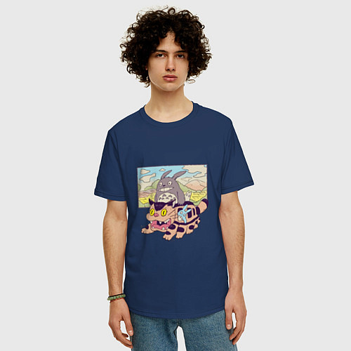 Мужская футболка оверсайз Тоторо на котобусе / Тёмно-синий – фото 3