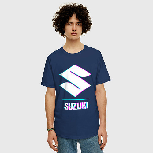 Мужская футболка оверсайз Значок Suzuki в стиле glitch / Тёмно-синий – фото 3