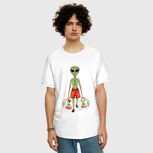 Мужская футболка оверсайз Пришелец на земле с покупками / Белый – фото 3