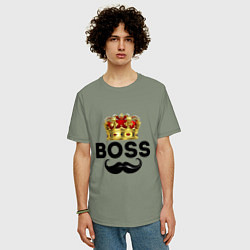 Футболка оверсайз мужская BOSS и корона с усами, цвет: авокадо — фото 2
