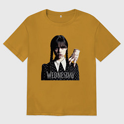 Футболка оверсайз мужская Уэнсдей Аддамс и вещь на плече, цвет: горчичный