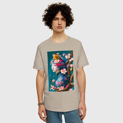 Мужская футболка оверсайз Девушка с птицей на фоне цветущей сакуры / Миндальный – фото 3