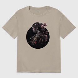 Футболка оверсайз мужская Японская девушка на фоне черного круга, цвет: миндальный