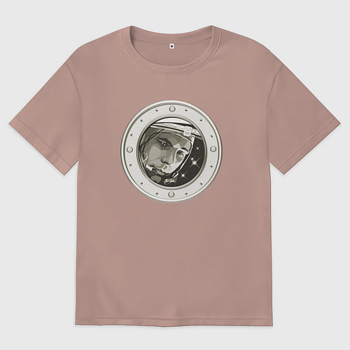 Мужская футболка оверсайз Юрий Гагарин в иллюминаторе / Пыльно-розовый – фото 1