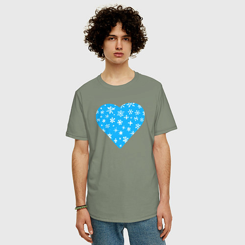 Мужская футболка оверсайз Голубое сердце снежинки / Авокадо – фото 3