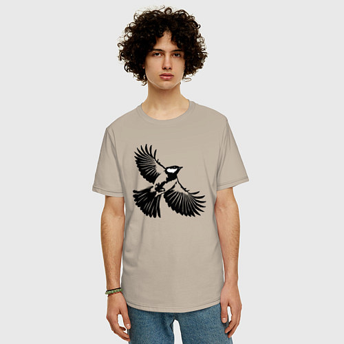 Мужская футболка оверсайз Синица трафарет / Миндальный – фото 3
