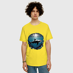 Футболка оверсайз мужская Акула в океане, цвет: желтый — фото 2