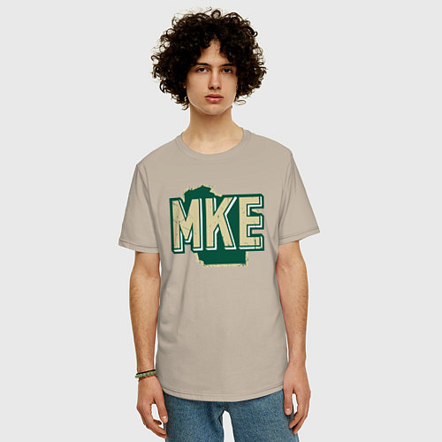 Мужская футболка оверсайз Mke Bucks / Миндальный – фото 3