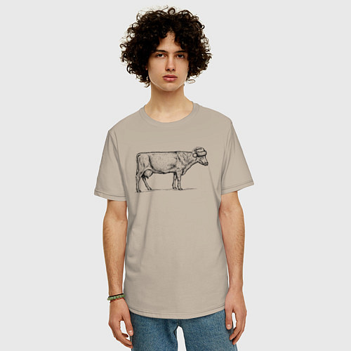 Мужская футболка оверсайз Новогодняя корова сбоку / Миндальный – фото 3
