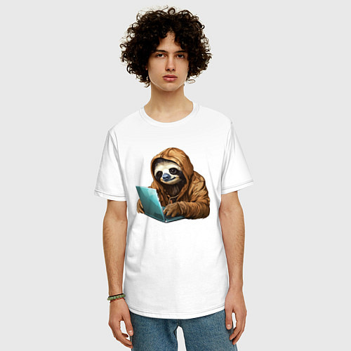 Мужская футболка оверсайз Ленивец за ноутбуком / Белый – фото 3