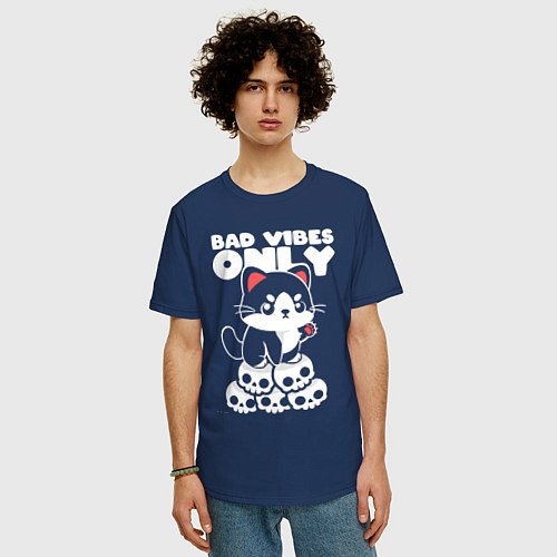 Мужская футболка оверсайз Bad vibes only / Тёмно-синий – фото 3
