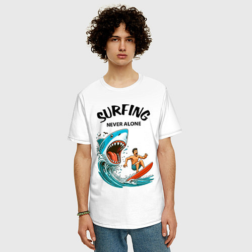 Мужская футболка оверсайз Shark and surfer - never alone / Белый – фото 3