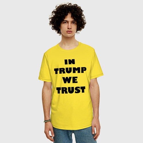 Мужская футболка оверсайз In Trump we trust - slogan / Желтый – фото 3