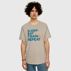 Футболка оверсайз мужская Eat sleep train repeat - blue and red, цвет: миндальный — фото 2