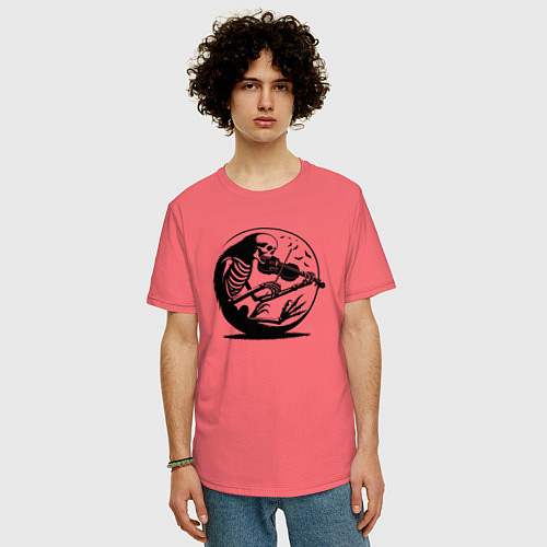 Мужская футболка оверсайз Скелет скрипач / Коралловый – фото 3