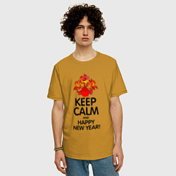 Футболка оверсайз мужская Сохраняй спокойствие и с новым годом, цвет: горчичный — фото 2
