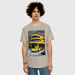 Футболка оверсайз мужская Желтый суперкар у дома, цвет: миндальный — фото 2